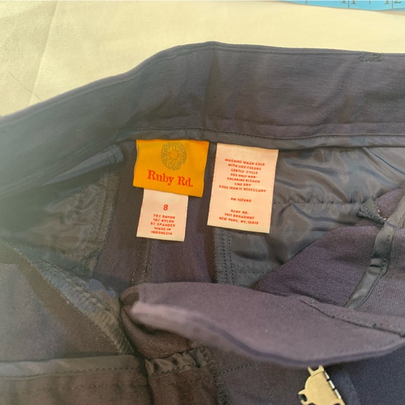 Like new. Sz6 dress pants - Picture 9 of 15